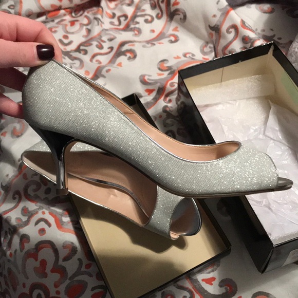 Heels - Picture 2 of 3